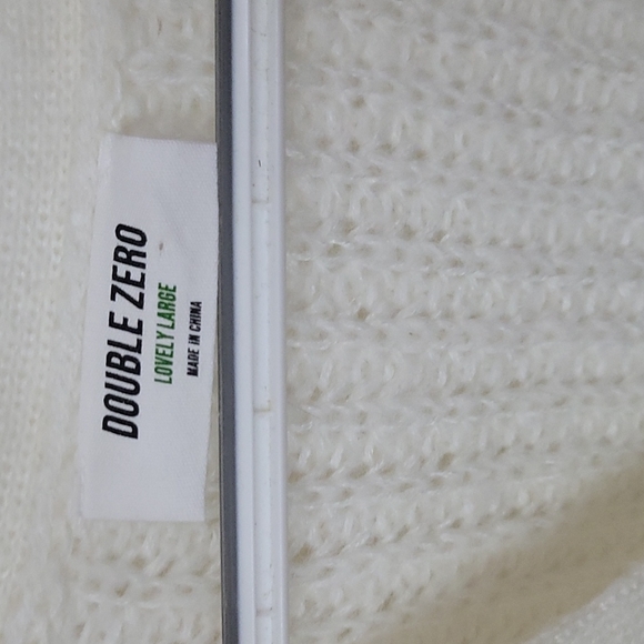 Slightly cropped button up sweater - Picture 4 of 4